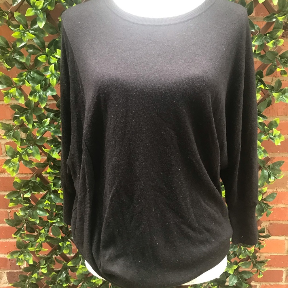 Vince Black Cashmere Blend Crewneck Sweater Asymetric Front sz XS Relaxed Fit
